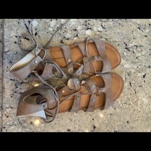 Dolce Vita - Jasmyn - Ghillie sandal size 10